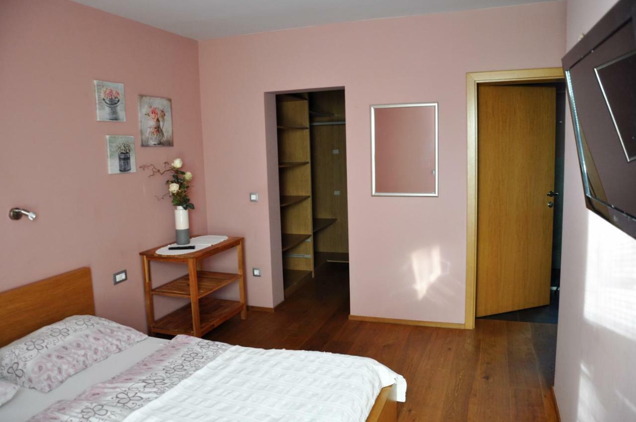 Apartma Rosa Spodnji Otok Bagian luar foto