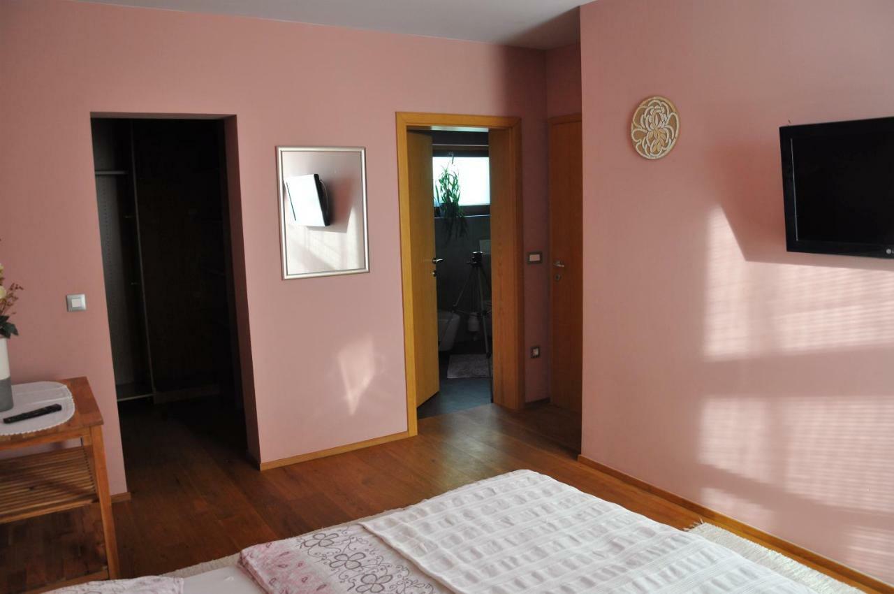Apartma Rosa Spodnji Otok Bagian luar foto